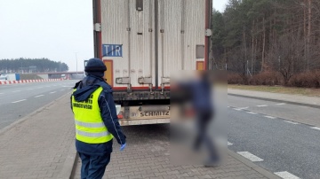 Żdżary. Kierowca ciężarówki ukarany za rozmawianie przez telefon
